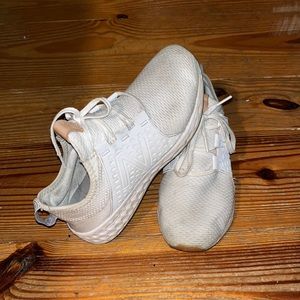 New Balance Women's Fresh Foam Cruzv1 Reissue Shoes- Size 8 (White)